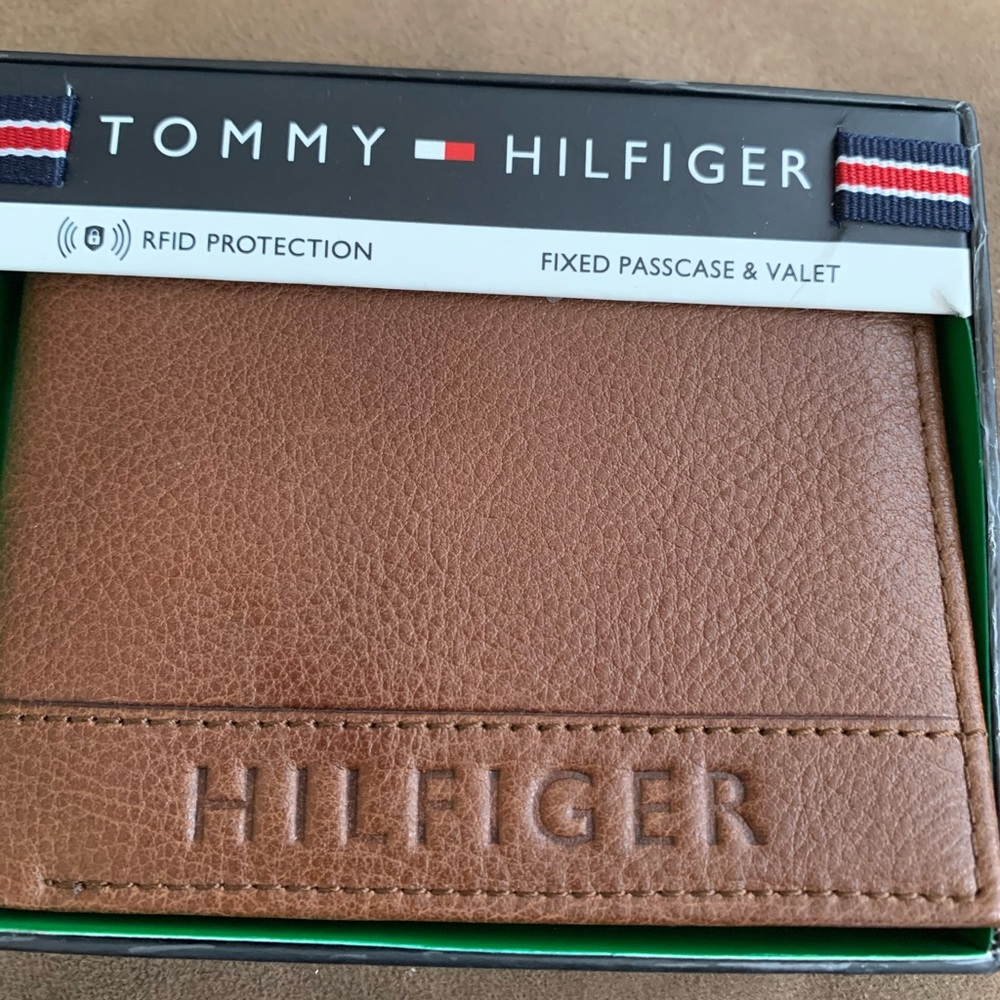 Tommy Hilfiger wallet